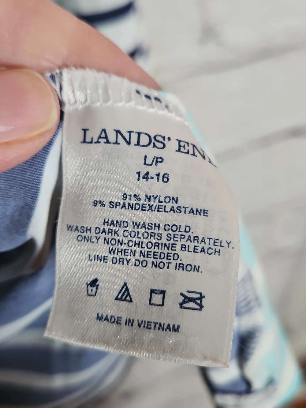 Lands End Sun Shirt - Picture 4 of 5